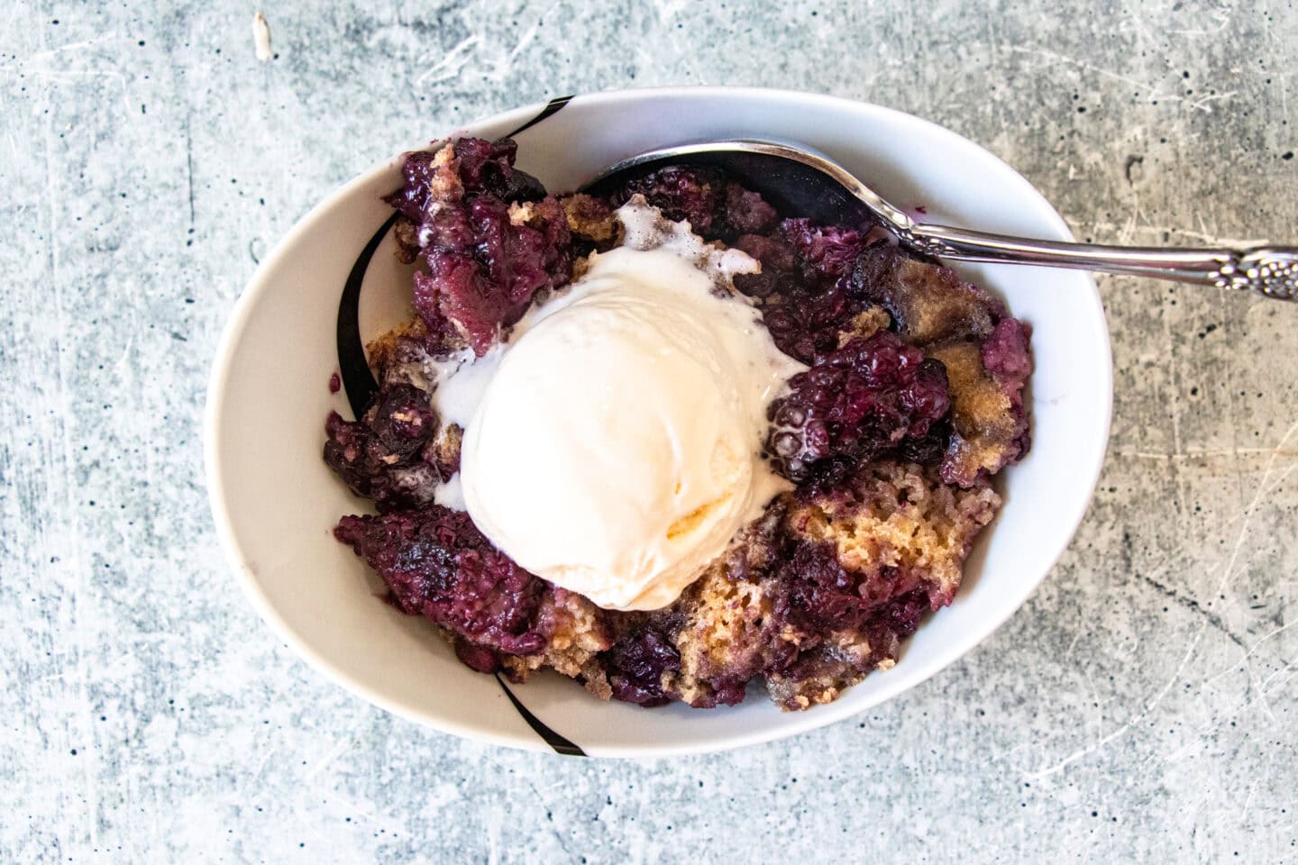 Slow Cooker Blackberry Cobbler