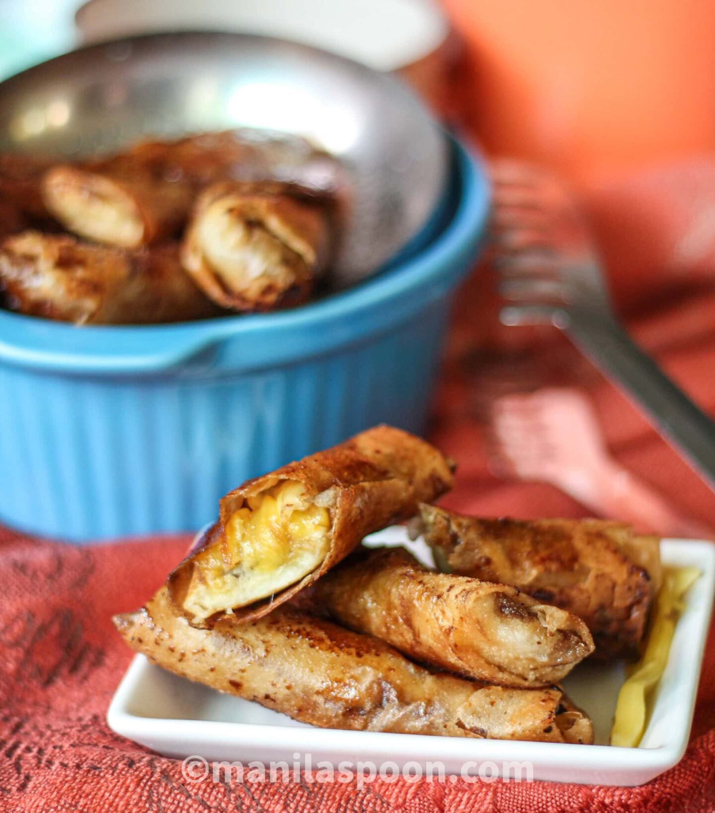 How to make Turon (Banana Lumpia or Banana Spring Rolls)