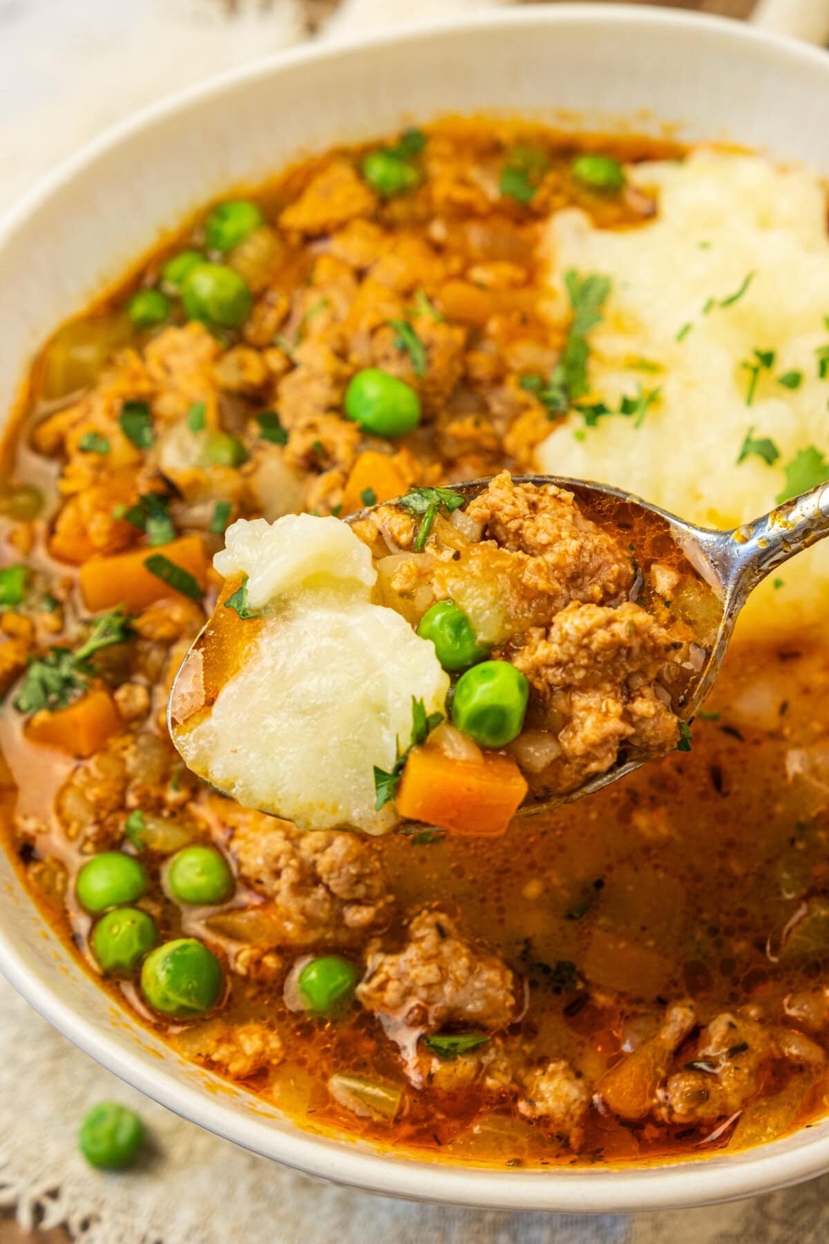 Warm up with this hearty Shepherd’s Pie Soup recipe — a cozy twist on the traditional comfort classic. Featuring seasoned ground beef, vegetables, and creamy mashed potatoes, this soup delivers all the flavor of Shepherd’s Pie in a single spoonful.
